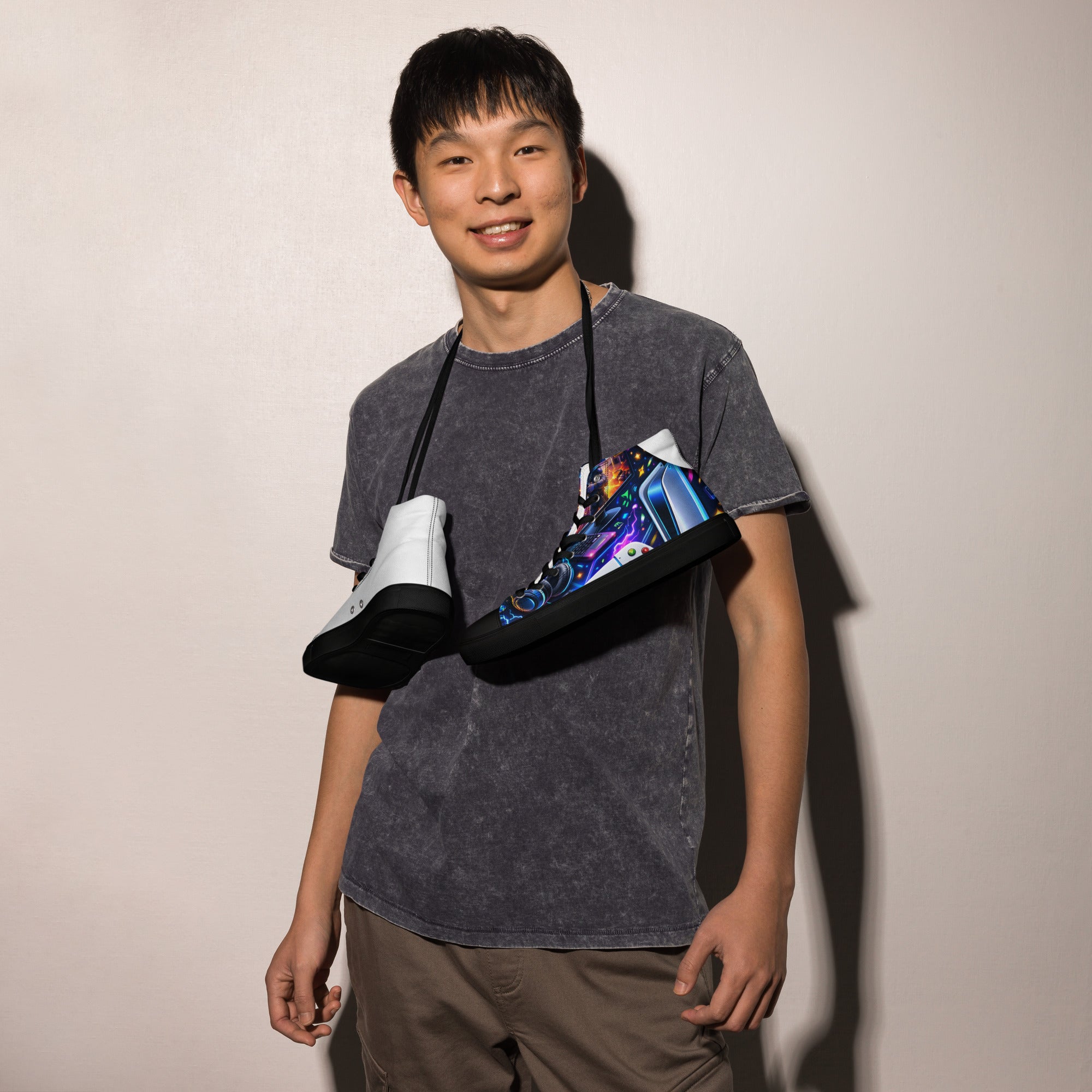 Men’s high top canvas shoes